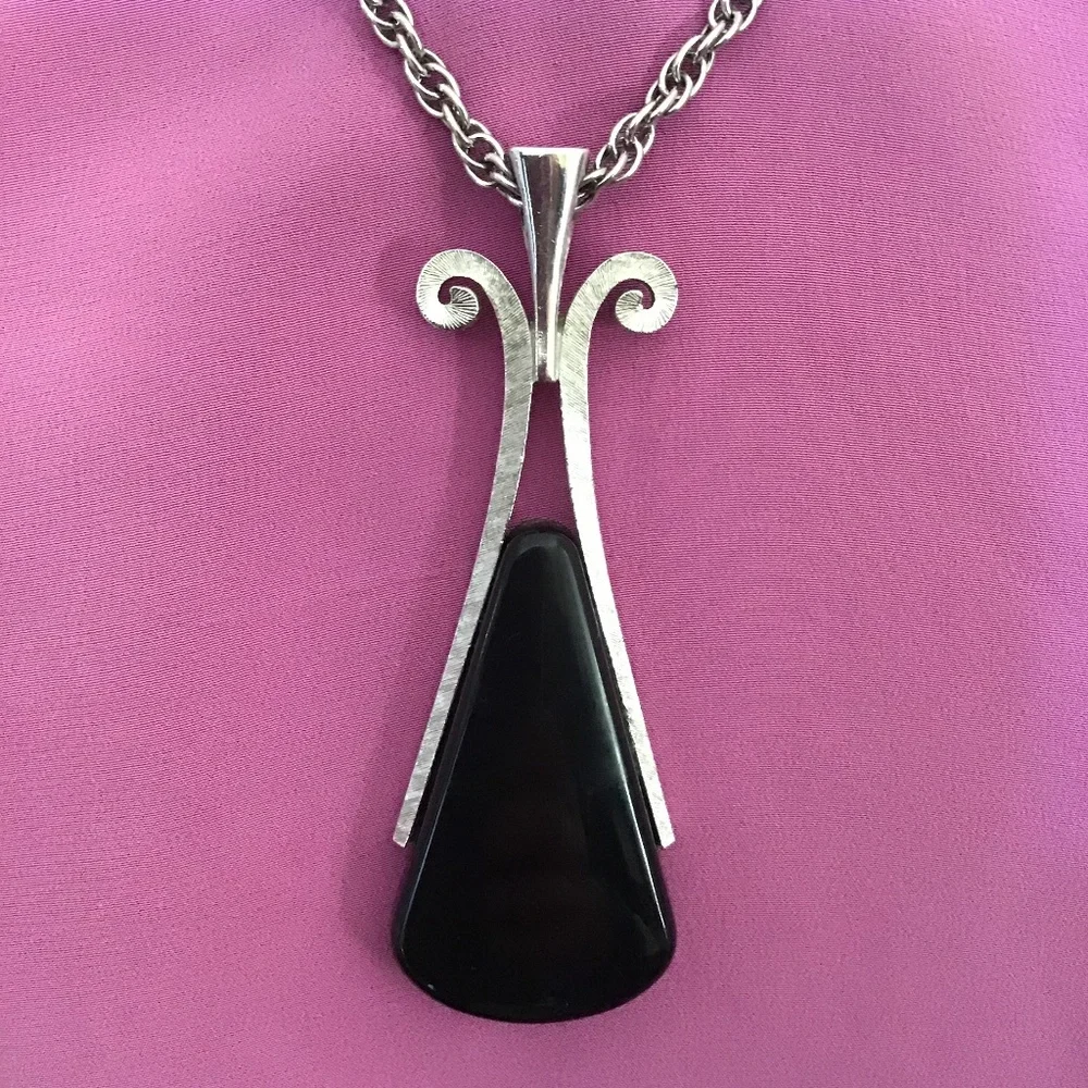 Vintage 1970’s Avon Silver Necklace with Ebony Teardrop Pendant - Picture 1 of 16